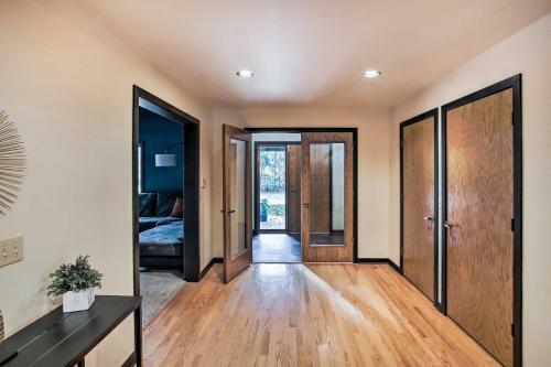 Spacious Modern Home Less Than 6 Mi To Lambeau Field!
