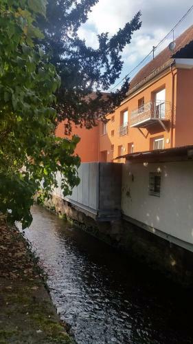 Apartamentos Meubl�s Du 25 N2 F2 Rdc