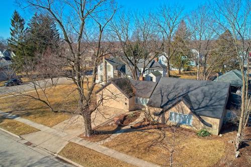 Blocks From Downtown Lake Geneva- Sleeps 7