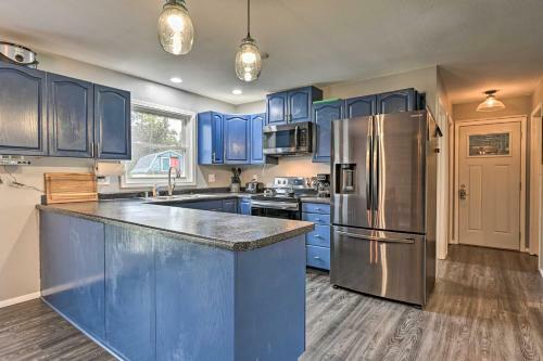 Warm Mosinee Home With Patio, Fire Pit And Grills