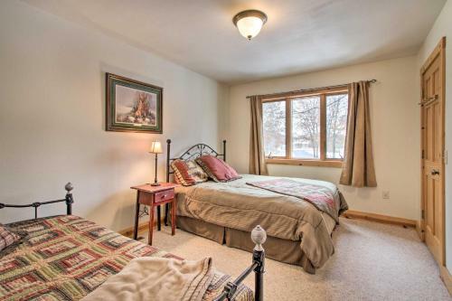 Exceptional Home With Deck About 3 Miles To Sand Valley