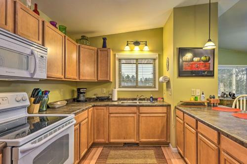 Pet-friendly Oxford Getaway With Yard And Grill!