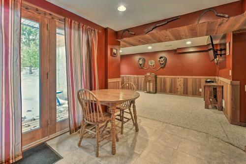 Pet-friendly Oxford Getaway With Yard And Grill!