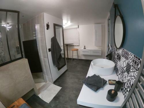 Studio Au Sous-sol D' Une Maison Aux Bords De Marne