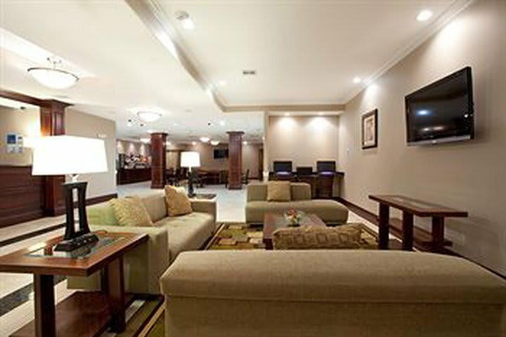 Holiday Inn Express Hotel & Suites Galliano