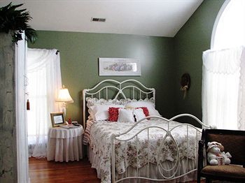The Hill House Bed & Breakfast