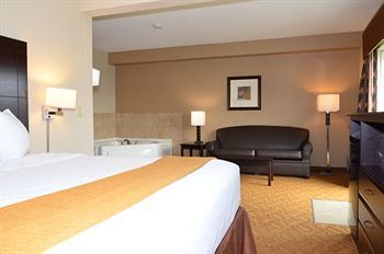 Hotel Boulders Inn & Suites Lake View