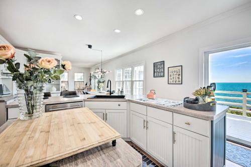 Luxe Waterfront Home On Lake Michigan With Deck