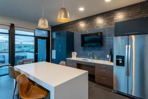 Apartamento Flexhome Skywalk To Fiserv U2 Rooftopgymparking