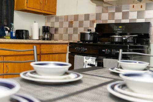 Apartamento Nice Three Bedroom Rental Unit Free Parking & Wifi
