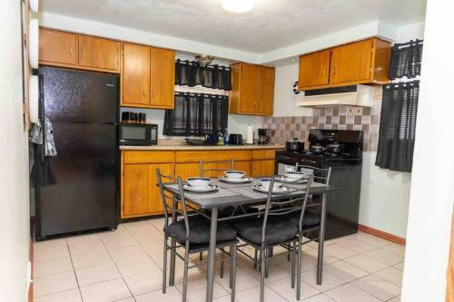 Apartamento Nice Three Bedroom Rental Unit Free Parking & Wifi
