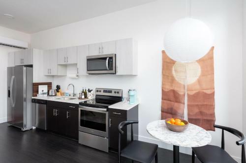 Apartamento Flexhome Skywalk To Fiserv U1 Rooftopgymparking