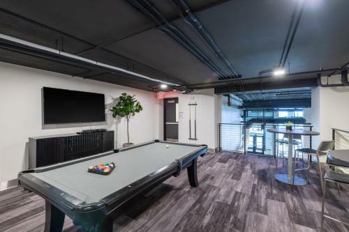 Apartamento Flexhome Skywalk To Fiserv U1 Rooftopgymparking