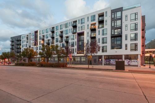 Apartamento Flexhome Skywalk To Fiserv U1 Rooftopgymparking