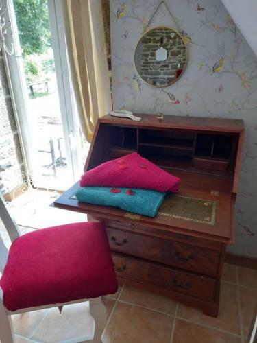 Captivating 2-bed Cottage In Mortain-bocage