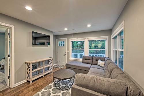 Updated Twin Lakes Cottage, Walk To Lake Mary