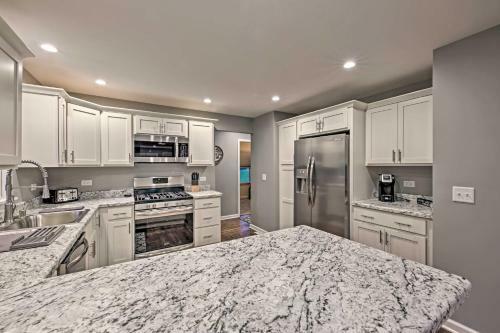 Updated Twin Lakes Cottage, Walk To Lake Mary