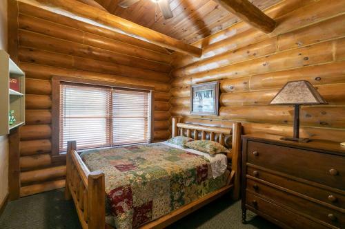 Grandview Lakeside Log Lodge