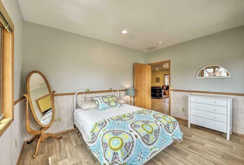 Large Ten Sleep Home On Main St, 10 Mins To Canyon