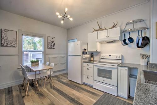 Bright Laramie Home With Backyard And Fire Pit
