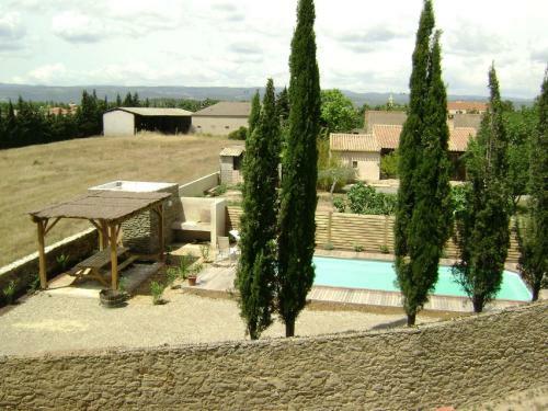 Pleasant Apartment In Olonzac Near Lakebeach