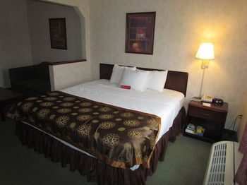 Hotel The Armada Inn & Suites Glendale Heights