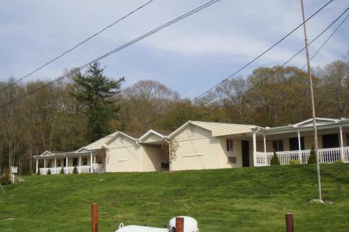 Motel Passport Inn & Suites Chaplin