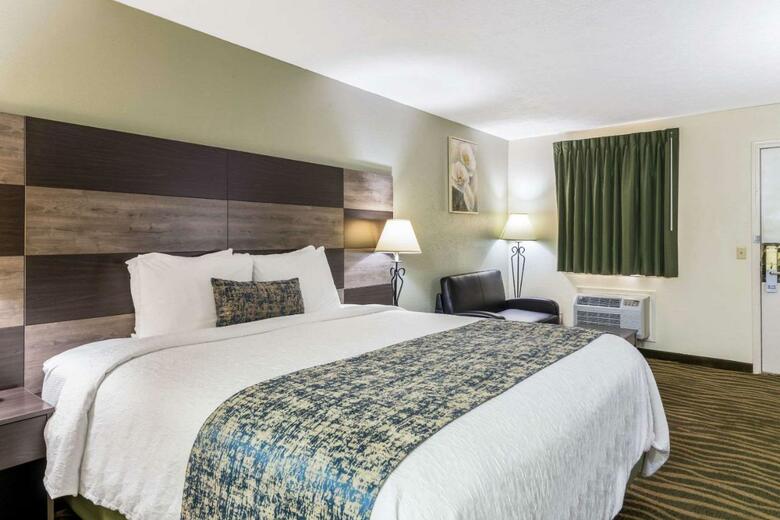 Hotel Knights Inn Cadiz