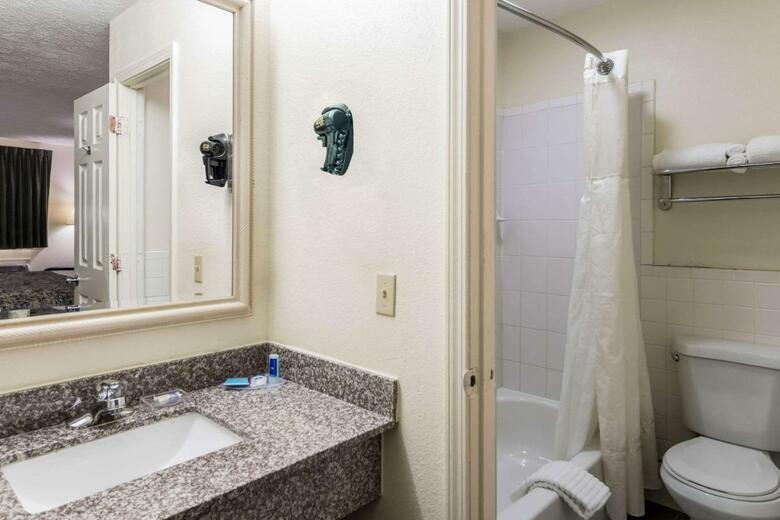 Hotel Knights Inn Cadiz