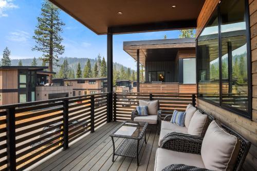 Paradise At The Palisades