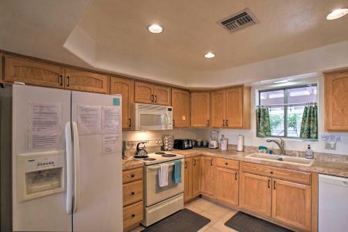 Phoenix Ranch Home With Private Hot Tub And Yard!