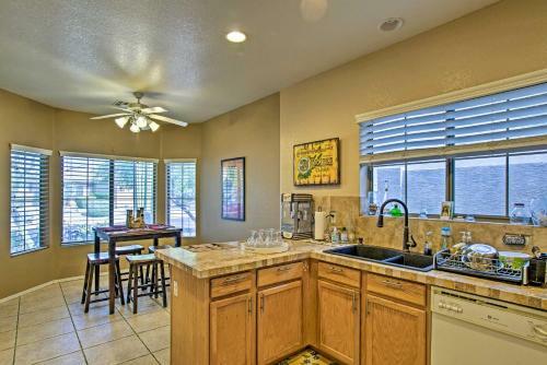 Charming Az Escape With Fire Pit, 1 Mi To Park!