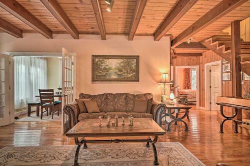 Spacious Newport Cabin In Tranquil Setting!