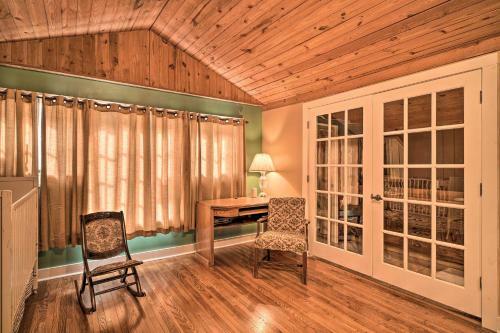 Spacious Newport Cabin In Tranquil Setting!