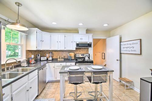 Charming Hampton Home With Yard, 2 Mi To Beach!
