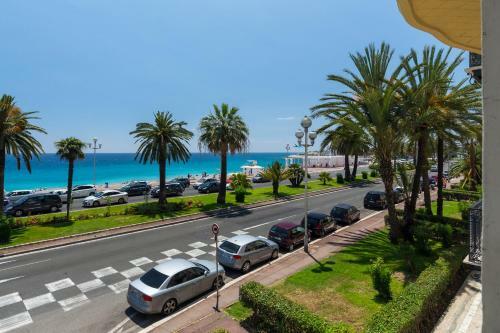 Beautiful Apartment By The Sea Front
