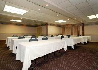 Hotel Comfort Suites Marion