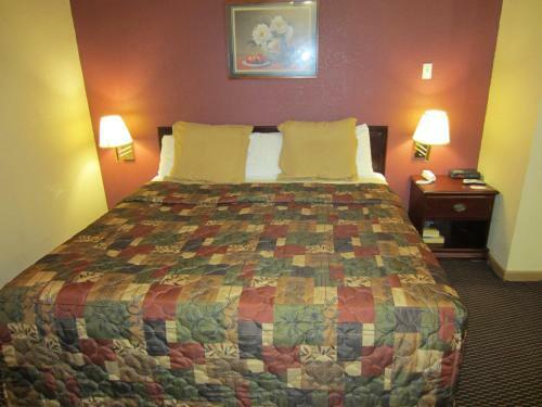 Motel First Western Inn - Fairmont City