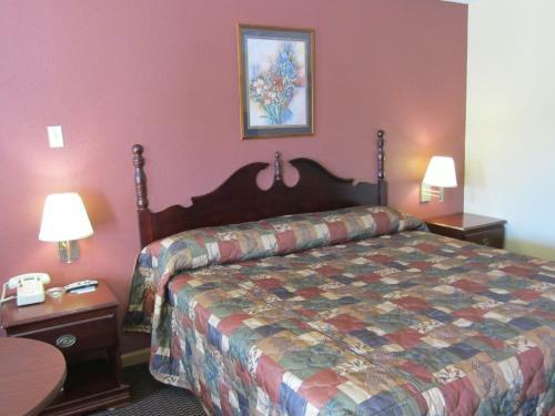 Motel First Western Inn - Fairmont City