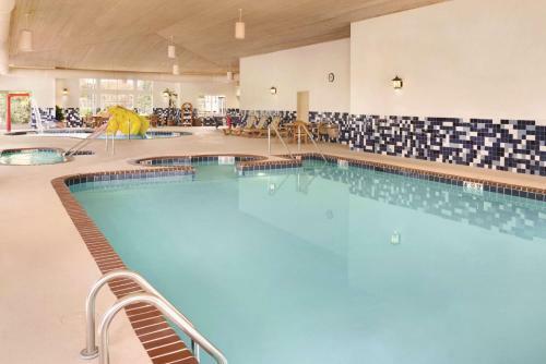 Hotel Country Inn And Suites Portage