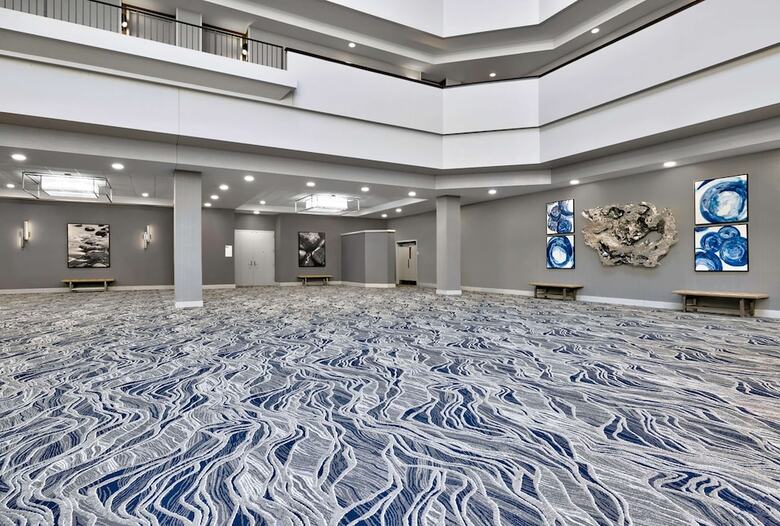 Radisson Quad City Plaza Hotel
