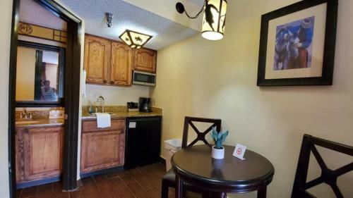 Rodeo Ranch House At Westgate River Ranch - Cozy Condo Steps From Live Rodeo