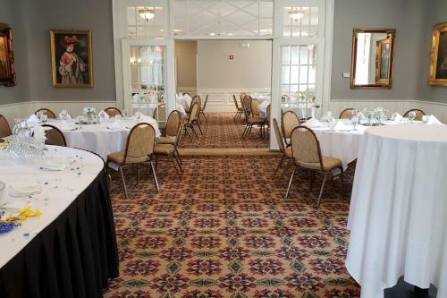 Hotel Fort Harrison State Park Inn