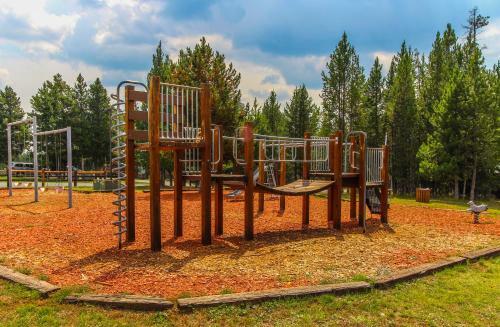 Hotel Timbers At Island Park