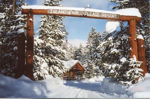 Hotel Timbers At Island Park