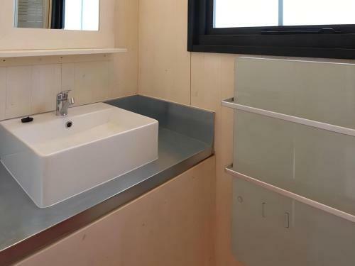 Peaceful Bungalow In Ploemel With Paid Sauna