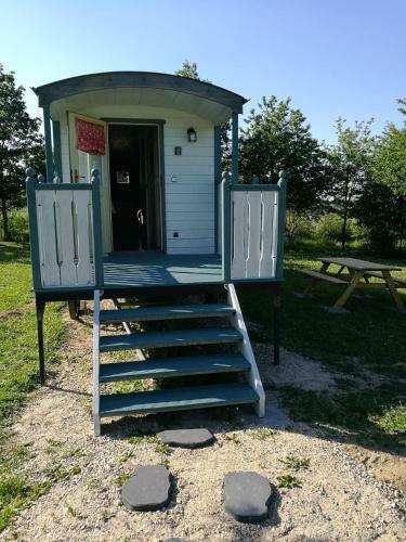 Agroturismo G�tes Les Perouilles - La Roulotte Jacuzzi de Jos�pha
