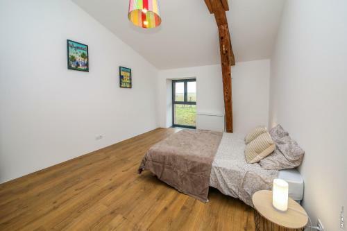 Loft Spacieux - Piscine - 220m2 - Calme
