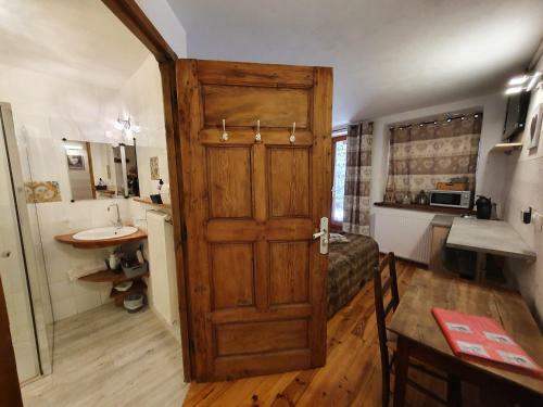 Hostal La Source
