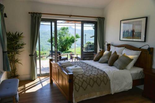 Luxury Countryside Cottage With Mountain Views